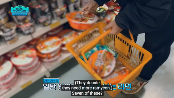 Du hí tận New Zealand nhưng BTS lại rủ nhau vào siêu thị mua toàn kimchi và mì Hàn Quốc - Ảnh 1.