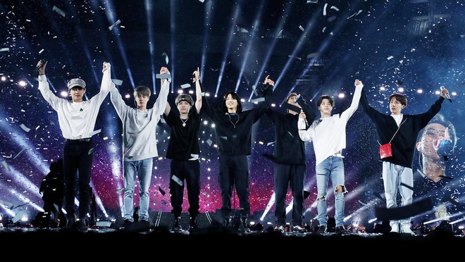 Tour diễn của BTS vừa mở bán đã “sold out”, doanh thu bán vé đánh bại cả Taylor Swift và Ariana Grande trong vòng vỏn vẹn 72 giờ - Ảnh 1.