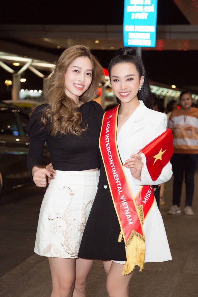 Hội chị em toàn Hoa hậu, Á hậu tiễn Thúy An lên đường đến Ai Cập thi Miss Intercontinental: Visual sáng bừng cả sân bay - Ảnh 6.