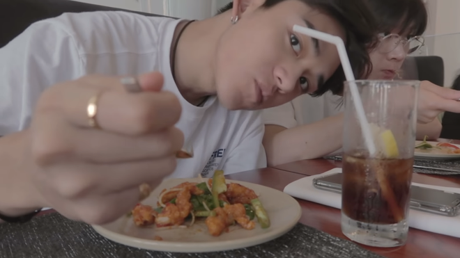Lucas (NCT) thay đổi to&agrave;n bộ thực đơn nh&agrave; h&agrave;ng với c&aacute;ch gọi t&ecirc;n m&oacute;n ăn cực ngắn gọn khiến d&acirc;n t&igrave;nh cũng phải gật g&ugrave;: Ho&agrave;n to&agrave;n thuyết phục! - Ảnh 7.