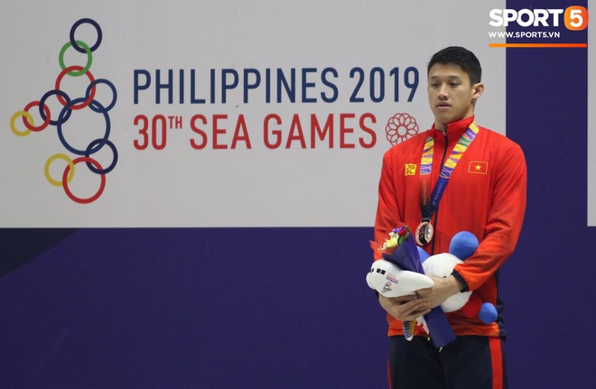 Góc chạnh lòng: Ánh Viên ngủ ngon lành dưới sàn đất trước khi giành 2 HCV liên tiếp tại SEA Games 2019 - Ảnh 8.