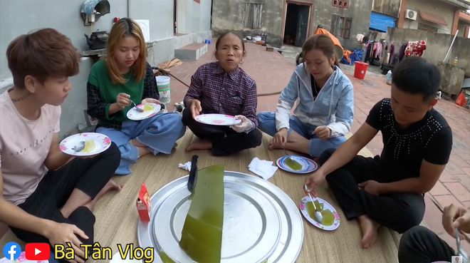 Giữa mùa đông, Sa Pa tuyết đã rơi còn Bà Tân Vlog lại làm thạch để ăn cho nó... mát, lại còn sử dụng loại lá dứa cực khác người - Ảnh 9.