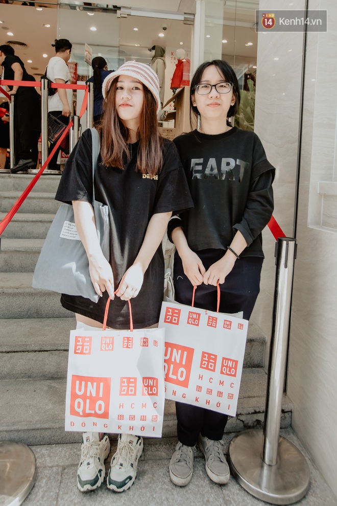 Các tín đồ Sài thành shopping tại UNIQLO sáng nay: Bill vài ba triệu là bình thường, khen nức nở nhưng vẫn có góp ý cho thương hiệu Nhật - Ảnh 9.