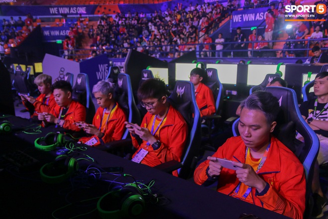 Mocha ZD Esports (Liên Quân mobile) khốn khổ vì BTC khi đến kiểm tra thiết bị trước ngày tranh tài tại SEA Games 30 - Ảnh 7.