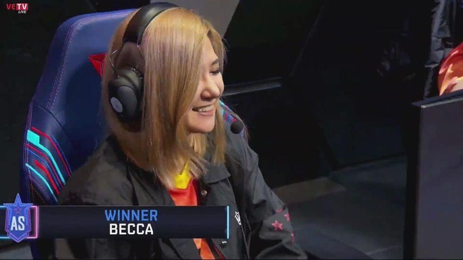 Ngắm nhan sắc nữ streamer Becca - Bóng hồng vừa hạ đo ván Viruss tại All-Star 2019 - Ảnh 1.