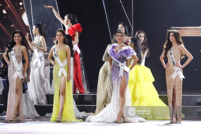 Nóng: Đang chuẩn bị nhận giải, Hương Ly bất ngờ ngất xỉu ngay trên sân khấu Hoa hậu Hoàn vũ Việt Nam 2019 - Ảnh 2.