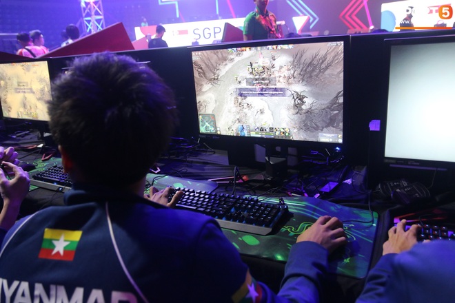 Ngày thi đấu thứ 3 của Esports tại SEA Games 30: Tưởng yên ổn nhưng chủ nhà lại khiến VĐV Việt Nam đau đầu vì sự cố mất mạng, sập nguồn - Ảnh 4.