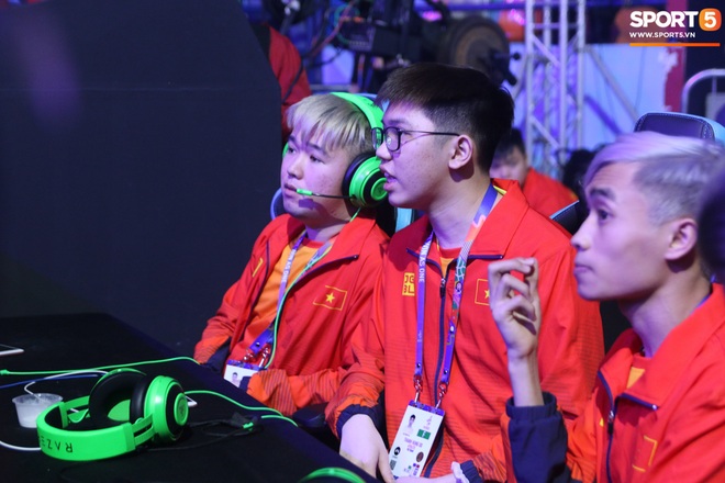 Ngày thi đấu thứ 3 của Esports tại SEA Games 30: Tưởng yên ổn nhưng chủ nhà lại khiến VĐV Việt Nam đau đầu vì sự cố mất mạng, sập nguồn - Ảnh 8.