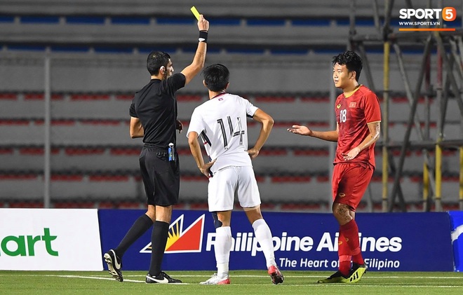 Cầu thủ gốc Việt của Campuchia đấm thẳng mặt Thành Chung trong trận bán kết SEA Games 2019 - Ảnh 3.