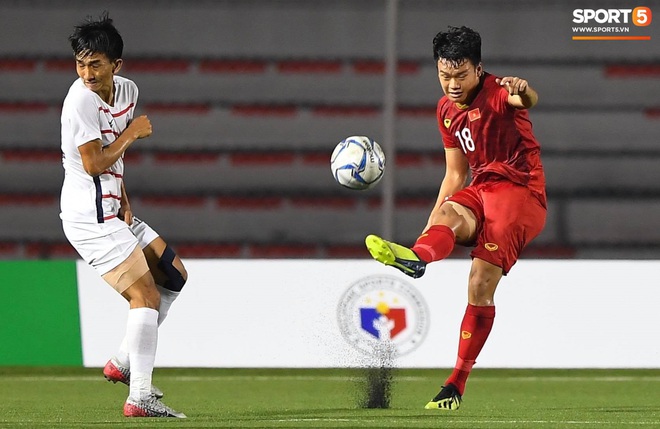 Cầu thủ gốc Việt của Campuchia đấm thẳng mặt Thành Chung trong trận bán kết SEA Games 2019 - Ảnh 4.