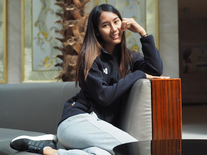 Info cầu thủ nữ Thái Lan kiến tạo cho Việt Nam ghi bàn: Đá bóng hay, sở hữu gia thế khủng và quan trọng là có thân hình chẳng kém gì người mẫu - Ảnh 7.
