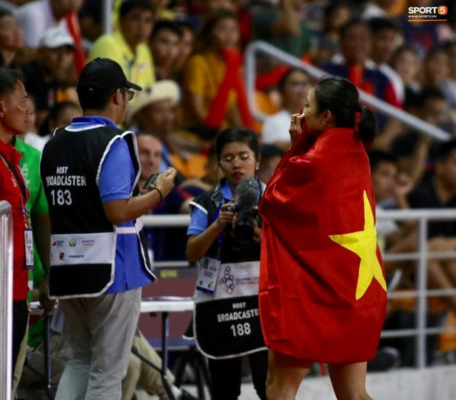 Kịch tính: Tú Chinh giành huy chương vàng khi chỉ nhanh hơn đối thủ nhập tịch 0.01 giây - Ảnh 10.