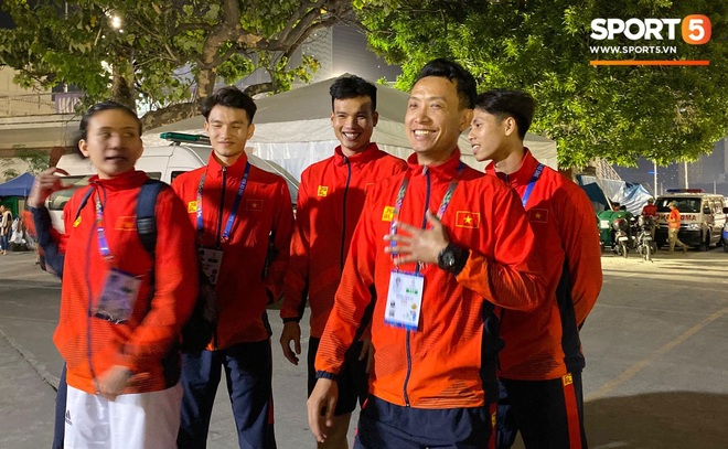 SEA Games ngày 8/12: Nữ hoàng điền kinh Tú Chinh vượt 2 VĐV nhập tịch trong tích tắc, xuất sắc giành HCV chung cuộc - Ảnh 11.