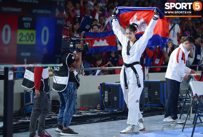 Lý lịch cực khủng của nữ biểu tượng thể thao Campuchia vừa giành HCV Taekwondo SEA Games 30: Cao 1m83, Facebook cá nhân hơn 1,7 triệu follow, từng lập thành tích vô tiền khoáng hậu trong lịch sử thể thao nước nhà - Ảnh 6.