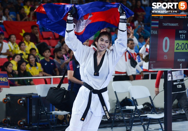 Lý lịch cực khủng của nữ biểu tượng thể thao Campuchia vừa giành HCV Taekwondo SEA Games 30: Cao 1m83, Facebook cá nhân hơn 1,7 triệu follow, từng lập thành tích vô tiền khoáng hậu trong lịch sử thể thao nước nhà - Ảnh 5.