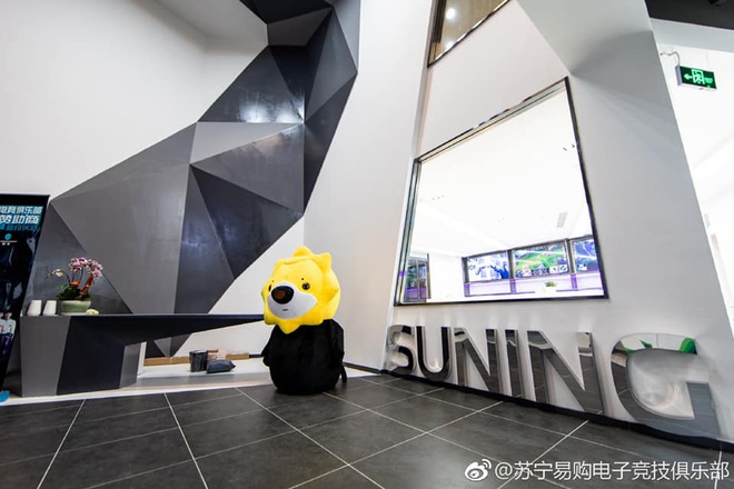 Cận cảnh gaming house mới si&ecirc;u xịn của Suning Gaming - đội tuyển được cho l&agrave; bến đỗ mới của thần rừng SofM! - Ảnh 2.