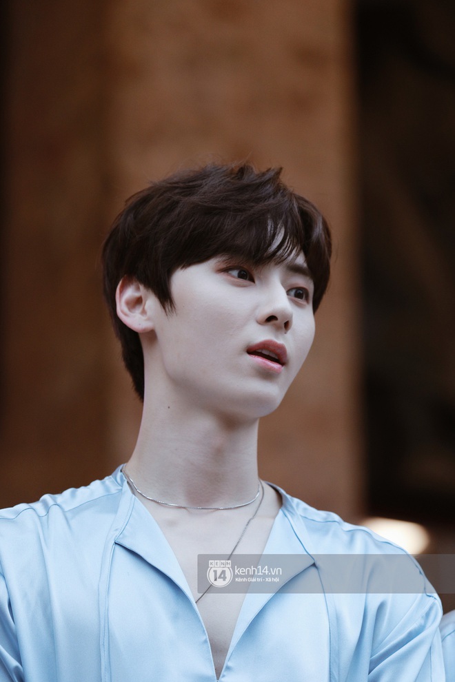 Nghiện Việt Nam như nam thần Hwang Min Hyun (NUEST): Năm nay đến 3 lần, hết sự kiện giờ lại vi vu Bình Thuận - Ảnh 1.