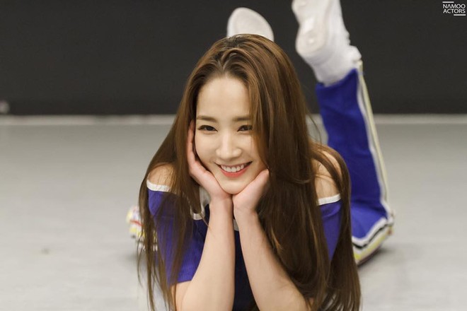 Tập nhảy th&ocirc;i m&agrave;, Park Min Young c&oacute; cần thiết phải xinh đẹp vậy kh&ocirc;ng? - Ảnh 7.