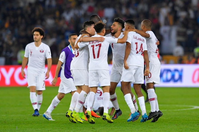 Khoảnh khắc t&acirc;n vương Qatar h&atilde;nh diện n&acirc;ng cao c&uacute;p v&ocirc; địch, kh&eacute;p lại h&agrave;nh tr&igrave;nh Asian Cup 2019 kh&ocirc;ng thể qu&ecirc;n - Ảnh 3.