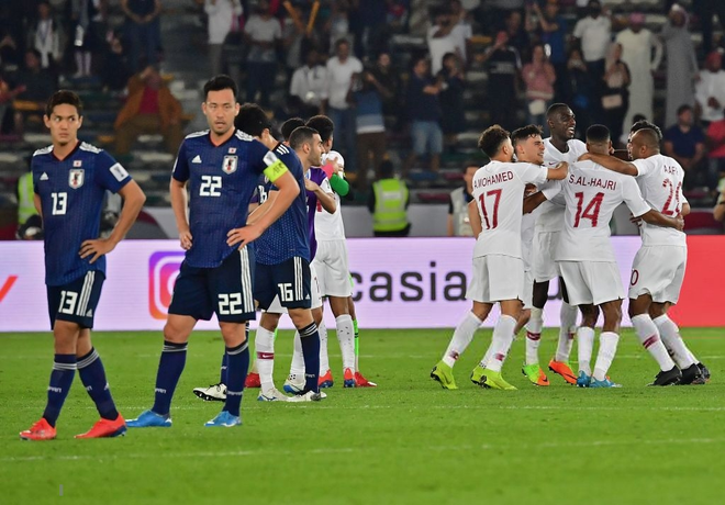 Khoảnh khắc tân vương Qatar hãnh diện nâng cao cúp vô địch, khép lại hành trình Asian Cup 2019 không thể quên - Ảnh 14.