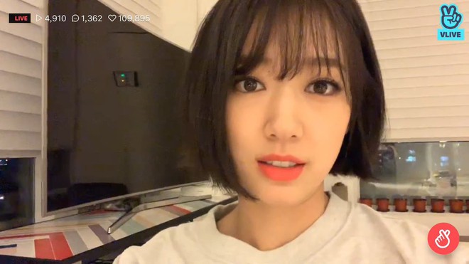 Cắt phăng m&aacute;i t&oacute;c d&agrave;i, Park Shin Hye kh&ocirc;ng chỉ xinh l&ecirc;n, sang hơn m&agrave; c&ograve;n trẻ hẳn ra v&agrave;i tuổi - Ảnh 2.