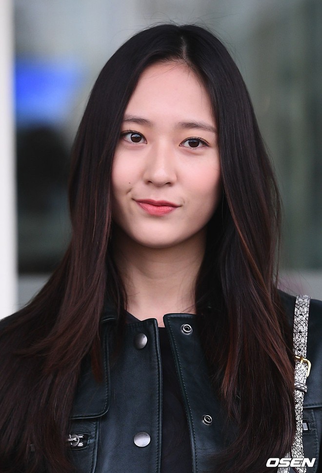 Cùng tăng cân khi xuất hiện tại sân bay: Krystal bị chê vừa thô vừa xuống sắc, Seohyun được khen xinh rạng rỡ - Ảnh 7.