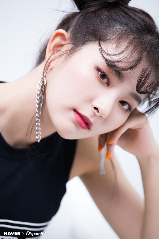 Nhan sắc và tài năng có đủ nhưng liệu Seulgi (Red Velvet) có quá thiệt thòi khi ở dưới trướng SM? - Ảnh 1.