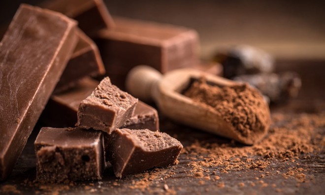 Tin vui mùa Valentine: những người ăn socola thường xuyên có phần trăm mỡ trong cơ thể ít hơn người không ăn - Ảnh 1.