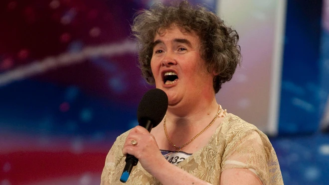 Xúc động khi nghe Susan Boyle thể hiện lại bản hit I Dreamed a Dream trên sân khấu Americas Got Talent - Ảnh 2.