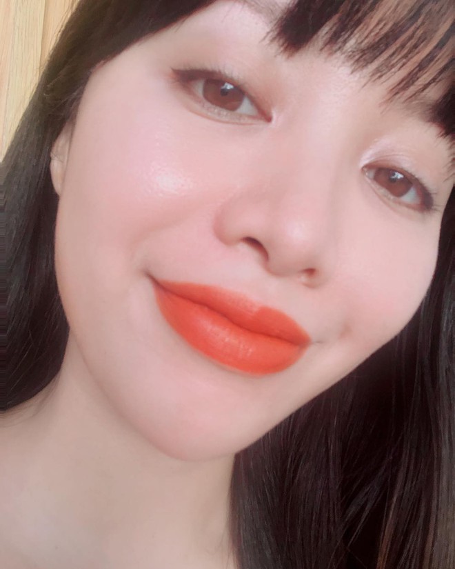 2 bí kíp makeup đơn giản nhưng max xinh của Michelle Phan: một kiểu sang chảnh, một kiểu hack tuổi cực hiệu quả - Ảnh 4.