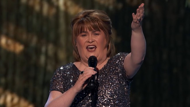 Xúc động khi nghe Susan Boyle thể hiện lại bản hit I Dreamed a Dream trên sân khấu Americas Got Talent - Ảnh 4.