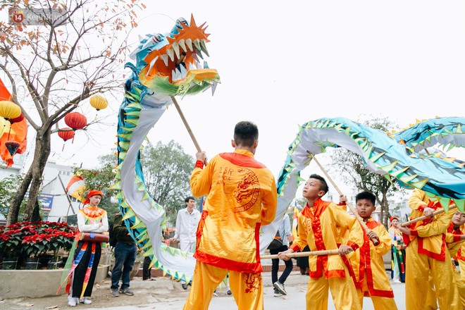 Độc đáo lễ hội trai giả gái nhảy điệu con đĩ đánh bồng ở Hà Nội - Ảnh 7.