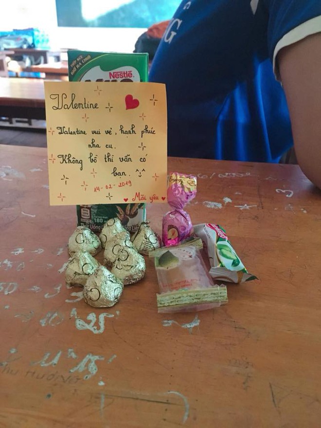 Hội độc th&acirc;n thi nhau khoe cảnh socola đề huề ở trường: Cần g&igrave; người y&ecirc;u khi đ&atilde; c&oacute; bạn th&acirc;n! - Ảnh 3.