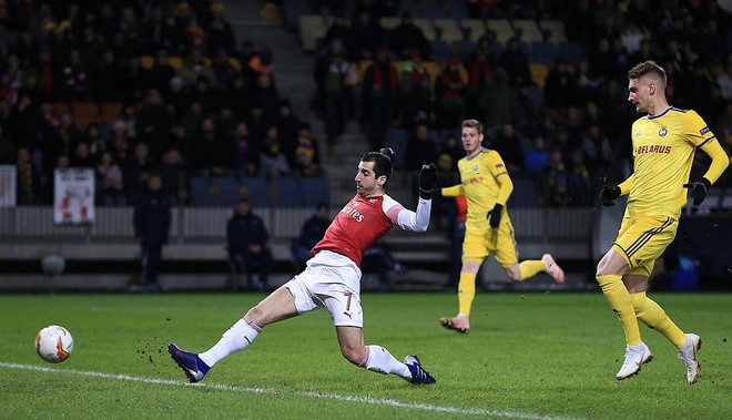Arsenal thua sốc, tiền đạo của Ph&aacute;o thủ phải l&ecirc;n tiếng xin lỗi v&igrave; h&agrave;nh động kh&ocirc;ng đ&aacute;ng c&oacute; - Ảnh 2.