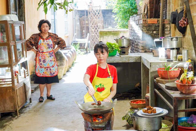 Độc thân thì đã sao, cứ ngẩng cao đầu mà ế như 6 mỹ nhân màn ảnh Việt này cũng được - Ảnh 2.