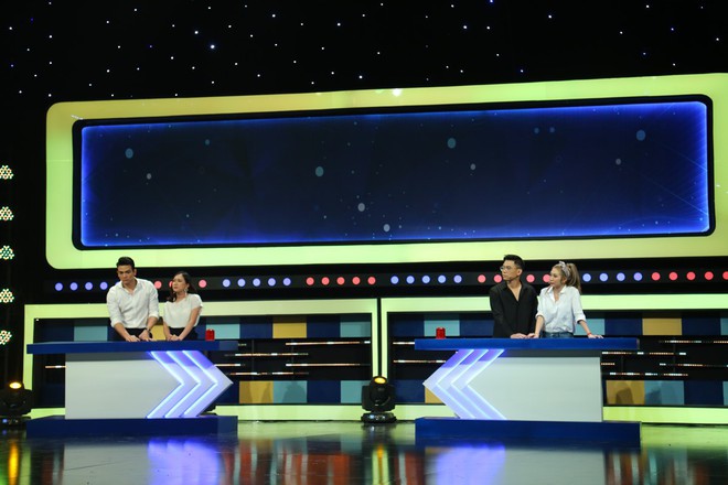 Puka suýt dâng hết bộ câu hỏi gameshow cho trai đẹp 6 múi - Ảnh 1.