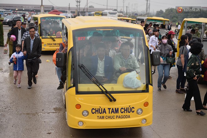 Hơn 30.000 Phật tử và du khách thập phương đổ về khai hội ngôi chùa lớn nhất Việt Nam đang trong quá trình hoàn thiện - Ảnh 2.