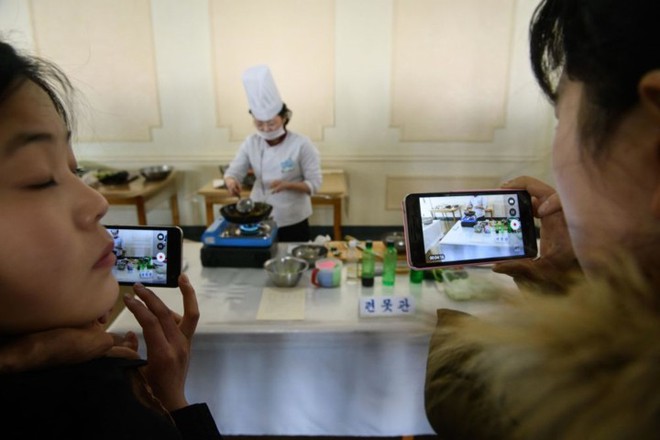 Ảnh: Cuộc thi nấu ăn tìm kiếm “siêu đầu bếp” ở Triều Tiên - Ảnh 7.
