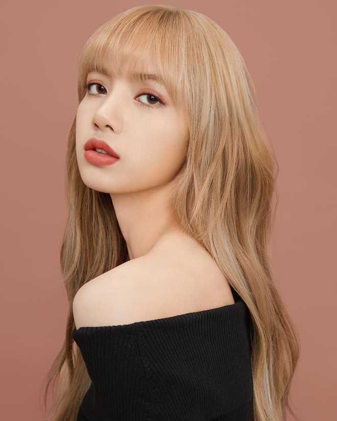 Lisa (Black Pink) khiến dân tình bấn loạn vì ngày càng bánh bèo hóa: Nhan sắc tăng hạng, xinh như công chúa - Ảnh 5.