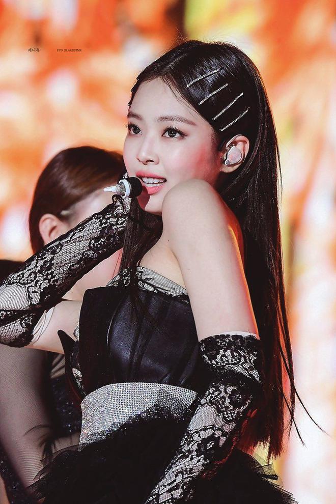BXH idol nữ hot nhất Kpop: Jennie dẫn đầu loạt mỹ nh&acirc;n k&eacute;m nổi lội ngược d&ograve;ng, bất ngờ hơn l&agrave; t&acirc;n binh vừa ra mắt - Ảnh 1.