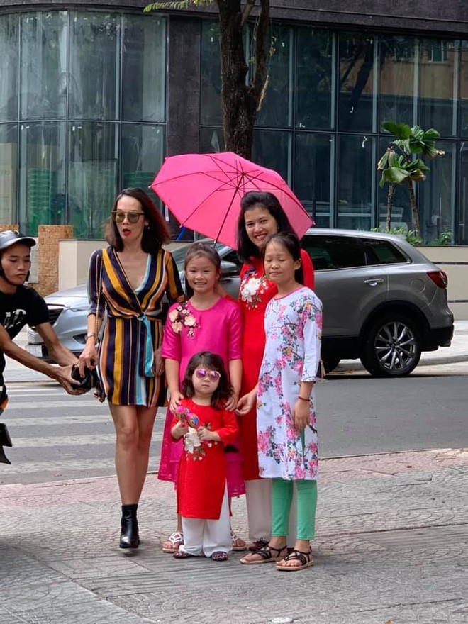 Đ&atilde; bắt được t&ecirc;n cướp nhọ nhất năm bị lọt trọn v&agrave;o khung h&igrave;nh khi đang th&ograve; tay giật t&uacute;i x&aacute;ch ở trung t&acirc;m S&agrave;i G&ograve;n - Ảnh 2.