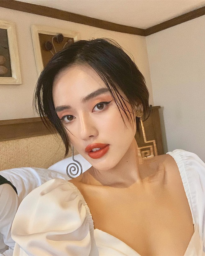 Kh&aacute;nh Linh mới đăng ảnh cười tươi ăn ảnh nhưng nh&igrave;n chỉ thấy như muốn ăn người - Ảnh 3.