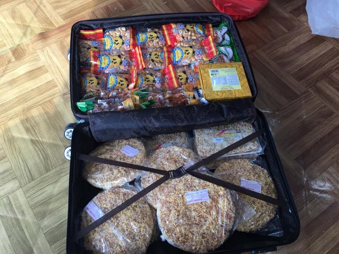 Chuyện thật như đùa: Du học sinh Việt nhét đầy vali toàn Băng vệ sinh, mỳ tôm để quay lại trường sau Tết - Ảnh 4.