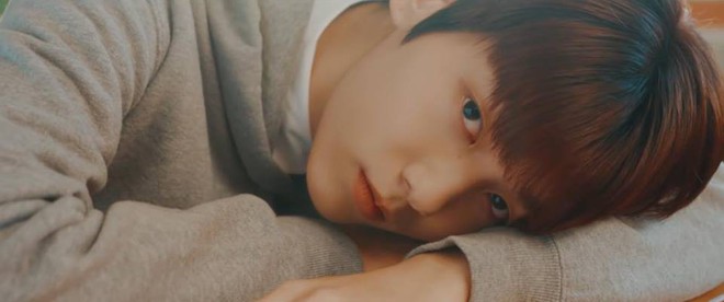 TXT tung ảnh nhá hàng cho album đầu tay, thành viên giống Jungkook (BTS) được quan tâm số một! - Ảnh 8.