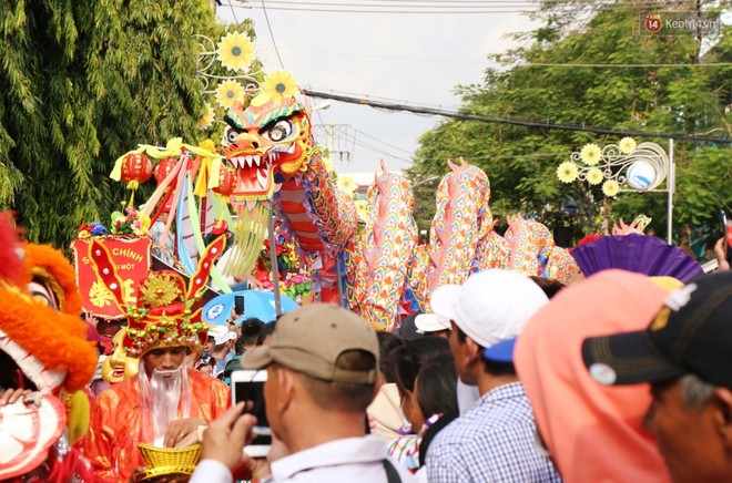 Thánh mẫu xinh đẹp, Tề Thiên đại náo góp phần làm nên Lễ hội rước kiệu Bà đầy màu sắc - Ảnh 12.