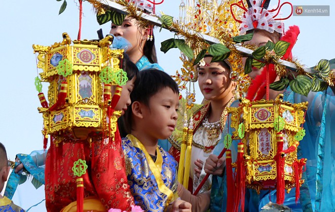 Thánh mẫu xinh đẹp, Tề Thiên đại náo góp phần làm nên Lễ hội rước kiệu Bà đầy màu sắc - Ảnh 8.