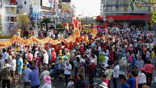 Thánh mẫu xinh đẹp, Tề Thiên đại náo góp phần làm nên Lễ hội rước kiệu Bà đầy màu sắc - Ảnh 21.