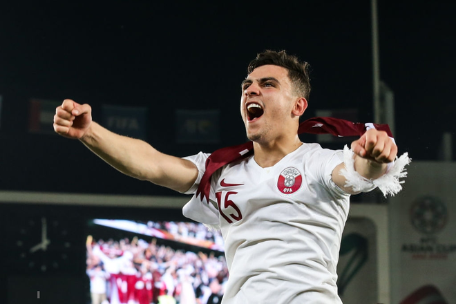 Muôn sắc thái của mỹ nam Bassam Hisham trong lễ ăn mừng vô địch Asian Cup 2019 của tuyển Qatar - Ảnh 4.