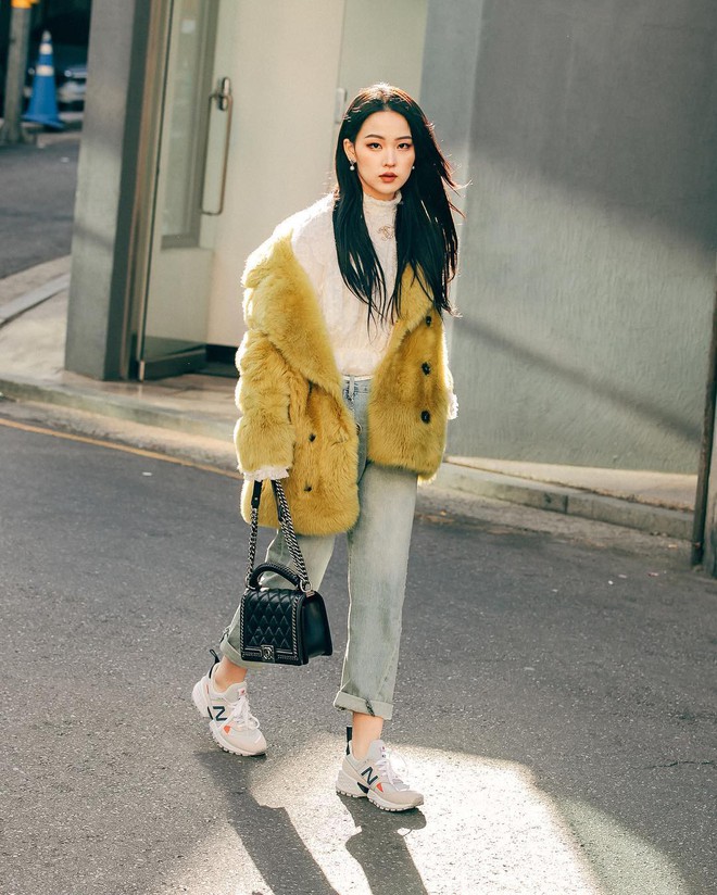 Street style giới trẻ Hàn tuần qua: nữ tính, cá tính, chất chơi chiêu nào cũng có và đều đẹp ngất ngây - Ảnh 2.