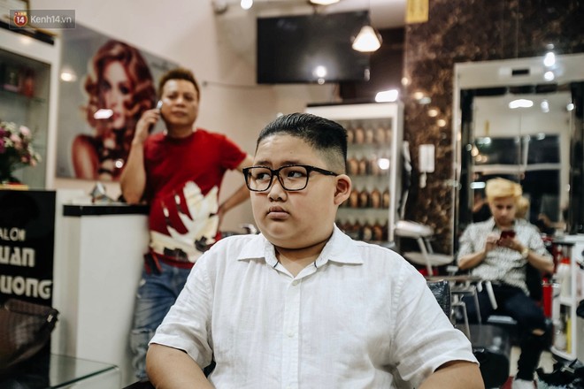 Người Hà Nội rủ nhau đi cắt miễn phí kiểu tóc giống Tổng thống Donald Trump và nhà lãnh đạo Kim Jong-un - Ảnh 8.